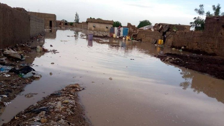 Des inondations à la famine : le chaos des pluies alimente la crise de la sécheresse en Afrique
